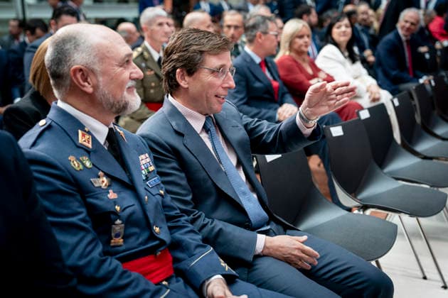 Presentation of the Grand Crosses of the Order of Dos de Mayo The Mayor of Madrid, José Luis Martínez Almeida, during the presentation of the Grand Crosses of the Order of Dos de Mayo, at the Puerta del Sol in Madrid, on May 2, 2026, in Madrid Spain The Governing Council of the Community of Madrid awards the Grand Cross of the Order of Dos de Mayo to 14 personalities, institutions and social entities in recognition of their professional careers, solidarity and example 02 MAY 2026 A Pé Espana  Copyright: xA.xPÃ rezxMecax 7492174