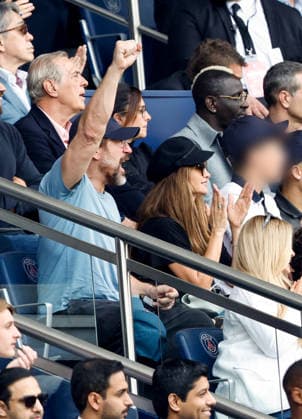 Penélope Cruz and her husband Javier Bardem with their children Leonardo, Luna and their friends in the stands at the Ligue 1 McDonald s soccer match between Paris Saint Germain PSG and FC Lorient at the Parc des Princes in Paris, France, on May 2, 2026 Bestimage Penélope Cruz and her husband Javier Bardem with their children Leonardo, Luna and their friends in the stands at the Ligue 1 McDonald s soccer match between Paris Saint Germain PSG and FC Lorient at the Parc des Princes in Paris, France, on May 2, 2026 Paris France  Copyright: xAGENCEx xBESTIMAGExAGENCEx xBESTIMAGEx