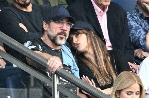 Penelope Cruz and Javier Bardem Spotted At PSG Game - Paris Penelope Cruz and Javier Bardem at the stands during the Ligue 1 McDonald s match between Paris SG and Lorient at Parc des Princes on May 2, 2026 in Paris, France. Photo by Florian Poitout ABACAPRESS.COM Paris France  Copyright: xPoitoutxFlorian ABACAx