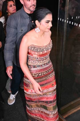 Isha Ambani Arrivals and exits at Vogues Pre Met Gala Party at Madame Tussauds in Times Square in New York City, NY, USA, May 1, 2026 Gedeon Taieb Bestimage Celebs attending Vogues Pre Met Gala Party at Madame Tussauds in Times Square, New York New York Etats Unis  Copyright: xGedeonxTaiebx xBestimagexGedeonxTaiebx xBestimagex