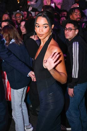 Laura Harrier Arrivals and exits at Vogues Pre Met Gala Party at Madame Tussauds in Times Square in New York City, NY, USA, May 1, 2026 Gedeon Taieb Bestimage Celebs attending Vogues Pre Met Gala Party at Madame Tussauds in Times Square, New York New York Etats Unis  Copyright: xGedeonxTaiebx xBestimagexGedeonxTaiebx xBestimagex