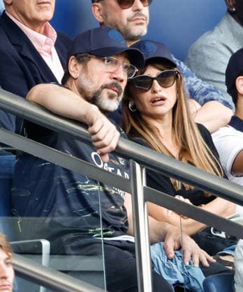 Penélope Cruz and her husband Javier Bardem with their children Leonardo, Luna and their friends in the stands at the Ligue 1 McDonald s soccer match between Paris Saint Germain PSG and FC Lorient at the Parc des Princes in Paris, France, on May 2, 2026 Bestimage Penélope Cruz and her husband Javier Bardem with their children Leonardo, Luna and their friends in the stands at the Ligue 1 McDonald s soccer match between Paris Saint Germain PSG and FC Lorient at the Parc des Princes in Paris, France, on May 2, 2026 Paris France  Copyright: xAGENCEx xBESTIMAGExAGENCEx xBESTIMAGEx