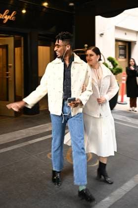 Jon Batiste and his wife Suleika Jaouad are seen arriving at The Carlyle Hotel in New York City ahead of the Met Gala On May 2, 2026 Gedeon Taieb Bestimage New York Etats Unis  Copyright: xGedeonxTaiebx xBestimagexGedeonxTaiebx xBestimagex