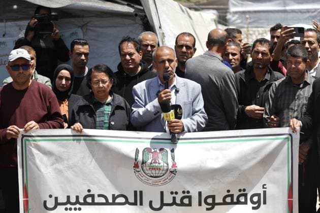 News Bilder des Tages People stage a demonstration in Gaza on the occasion of World Press Freedom Day GAZA CITY, GAZA, PALESTINE - MAY 03: Media Solidarity Center, in collaboration with the Journalists’ Union, organize a solidarity event to support press members on the occasion of World Press Freedom Day in Gaza City, Gaza, Palestine on May 03, 2026. Khames Alrefi Anadolu Gaza City Gaza. Editorial use only. Please get in touch for any other usage.  Copyright: x2026xAnadoluxKhamesxAlrefix