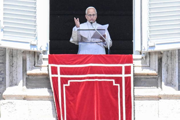 News Bilder des Tages May 3, 2026, Vatican City, Vatican City: Pope Leo leads his Regina Coeli prayer from the window of his office overlooking Saint Peter s Square, Vatican City, 3 May 2026. ANSA RICCARDO ANTIMIANI. Vatican City Vatican City  - ZUMAa110 20260503_zaf_a110_005 Copyright: xRiccardoxAntimianix