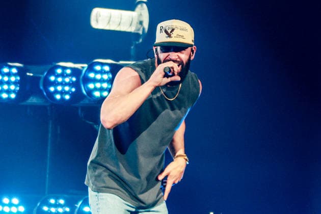2026 iHeartCountry Festival - Show Dylan Scott performs onstage during the 2026 iHeartCountry Festival presented by Capital One at Moody Center on May 02, 2026 in Austin, Texas. Austin Moody Center Texas United States of America Copyright: xOzziexBloom imageSPACEx