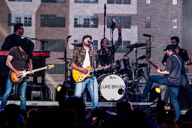 2026 iHeartCountry Festival - Show Luke Bryan performs onstage during the 2026 iHeartCountry Festival presented by Capital One at Moody Center on May 02, 2026 in Austin, Texas. Austin Moody Center Texas United States of America Copyright: xOzziexBloom imageSPACEx