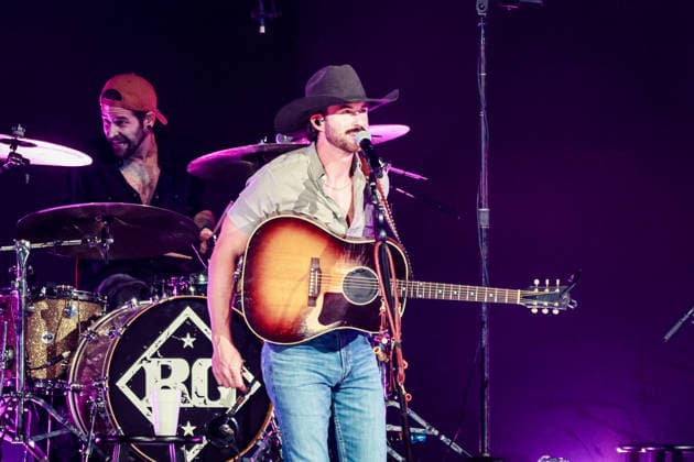 2026 iHeartCountry Festival - Show Riley Green performs onstage during the 2026 iHeartCountry Festival presented by Capital One at Moody Center on May 02, 2026 in Austin, Texas. Austin Moody Center Texas United States of America Copyright: xOzziexBloom imageSPACEx