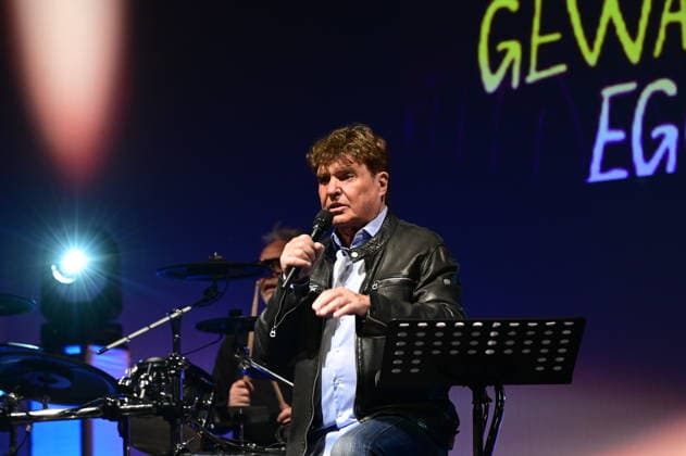 Frank Schöbel live bei einem Konzert seiner Der nächste Frühling Tour im Gerhart-Hauptmann-Theater. Görlitz, 03.05.2026 Copyright: xMatthiasxWehnertx