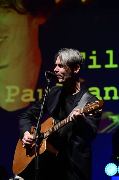 Till Paulmann live bei einem Konzert Der nächste Frühling Tour von Frank Schöbel im Gerhart-Hauptmann-Theater. Görlitz, 03.05.2026 Copyright: xMatthiasxWehnertx