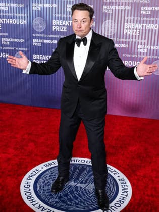 (FILE) Elon Musk s Tesla Pay Package Valued at $158 Billion for 2025 (FILE) Elon Musk s Tesla Pay Package Valued at $158 Billion for 2025. MIRACLE MILE, LOS ANGELES, CALIFORNIA, USA - APRIL 13: Chief Executive Officer (CEO) and product architect of Tesla, Inc., Founder, CEO and chief engineer of SpaceX, Owner, Chief Technology Officer (CTO) and executive chairman of X Corp. (formerly Twitter) Elon Reeve Musk arrives at the 10th Annual Breakthrough Prize Ceremony held at the Academy Museum of Motion Pictures on April 13, 2024 in Miracle Mile, Los Angeles, California, United States. (Photo by Xavier Collin Image Press Agency)