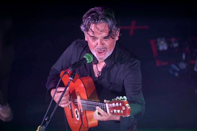 Stefane Mellino von Les NÃ gresses Vertes live bei einem Konzert ihrer Zobi Tour in der Fabrik. Hamburg, 03.05.2026