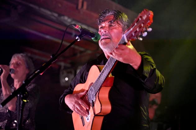 Stefane Mellino von Les NÃ gresses Vertes live bei einem Konzert ihrer Zobi Tour in der Fabrik. Hamburg, 03.05.2026