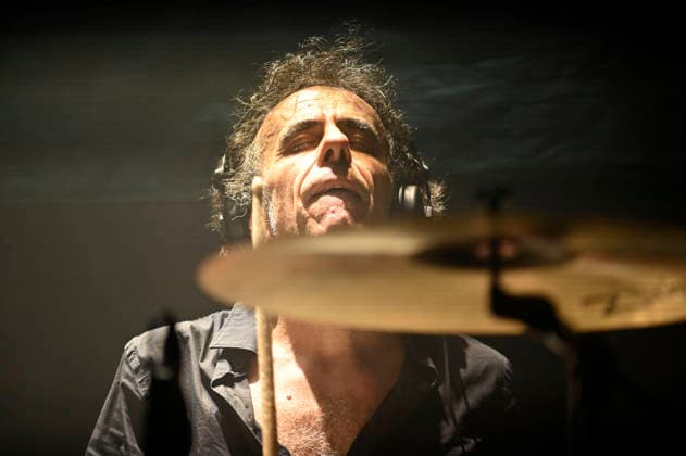 Matthieu Rabate von Les NÃ gresses Vertes live bei einem Konzert ihrer Zobi Tour in der Fabrik. Hamburg, 03.05.2026