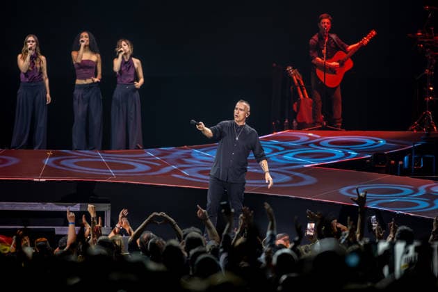 Eros Ramazzoti performs at the Movistar Arena The singer Eros Ramazzoti during a concert at the Movistar Arena, on May 4, 2026, in Madrid Spain The Italian artist performs his greatest hits on his international tour, Una Historia Importante World Tour 04 MAY 2026 Madrid Madrid Madrid Spain  Copyright: xRicardoxRubiox 7499286