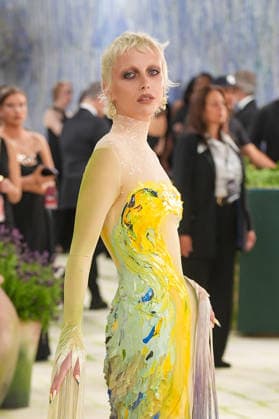 Celebrities arrive at the 2026 Met Gala Celebrating ˜Costume Art™ at the Metropolitan Museum of Art in New York City Featuring: Emma Chamberlain Where: New York City, New York, United States When: 04 May 2026 Credit: TheStewartOfNY INSTARimages EDITORIAL USE ONLY. NOT FOR USE BY NEWSPAPERS BASED IN THE UK. Copyright: xMichaelxStewartx instar55663558