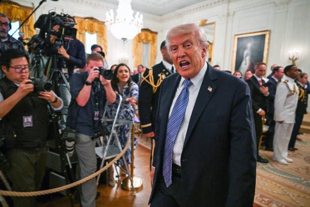 President Trump Hosts Small Business Owners During National Small Business Week President Donald Trump departs a summit with small business owners to mark National Small Business Week in the East Room of the White House in Washington, DC on Monday, May 4, 2026. Photo by Annabelle Gordon Pool ABACAPRESS.COM WASHINGTON DC United States  Copyright: xPool ABACAx