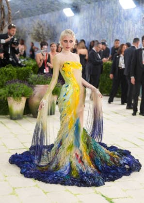 Celebrities arrive at the 2026 Met Gala Celebrating ˜Costume Art™ at the Metropolitan Museum of Art in New York City Featuring: Emma Chamberlain Where: New York City, New York, United States When: 04 May 2026 Credit: TheStewartOfNY INSTARimages EDITORIAL USE ONLY. NOT FOR USE BY NEWSPAPERS BASED IN THE UK. Copyright: xMichaelxStewartx instar55663616