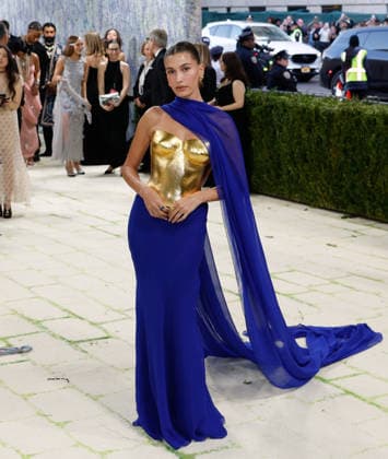 Hailey Bieber arrives on the red carpet for the 2026 Met Gala celebrating Costume Art at The Metropolitan Museum of Art on Monday, May 4, 2026 in New York City.  NYP20260504418 JOHNxANGELILLO