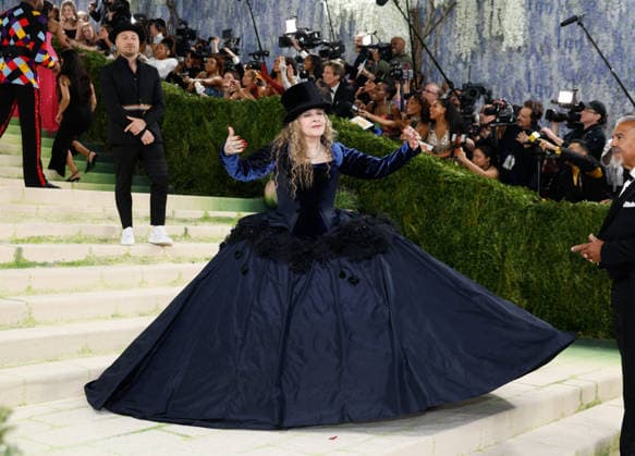 Stevie Nicks arrives on the red carpet for the 2026 Met Gala celebrating Costume Art at The Metropolitan Museum of Art on Monday, May 4, 2026 in New York City.  NYP20260504400 JOHNxANGELILLO