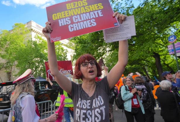 People protest the Met Gala, outside the Met Museum in New York City NEW YORK CITY, UNITED STATES - MAY 04: Protesters staged a Resistance Red Carpet protest on Fifth Avenue outside the Met Museum against the Bezos-sponsored Met Gala, on May 4, 2026, in New York City, U.S. Selcuk Acar Anadolu New York United States. Editorial use only. Please get in touch for any other usage.  Copyright: x2026xAnadoluxSelcukxAcarx
