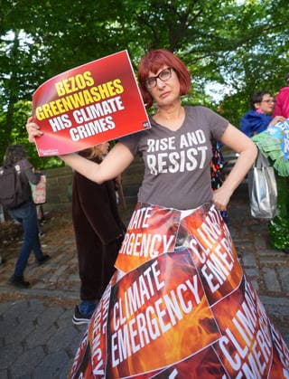 People protest the Met Gala, outside the Met Museum in New York City NEW YORK CITY, UNITED STATES - MAY 04: Protesters staged a Resistance Red Carpet protest on Fifth Avenue outside the Met Museum against the Bezos-sponsored Met Gala, on May 4, 2026, in New York City, U.S. Selcuk Acar Anadolu New York United States. Editorial use only. Please get in touch for any other usage.  Copyright: x2026xAnadoluxSelcukxAcarx