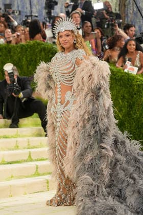 Celebrities arrive at the 2026 Met Gala Celebrating ˜Costume Art™ at the Metropolitan Museum of Art in New York City Featuring: Beyonce Where: New York City, New York, United States When: 04 May 2026 Credit: TheStewartOfNY INSTARimages EDITORIAL USE ONLY. NOT FOR USE BY NEWSPAPERS BASED IN THE UK. Copyright: xMichaelxStewartx instar55663737