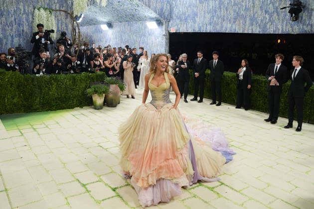 merican actress Blake Lively poses on the white carpet at the Met Gala in New York, United States, 04 May 2026. The White Carpet at the 2026 Met Gala !ACHTUNG: NUR REDAKTIONELLE NUTZUNG!  Copyright: xOctavioxGuzmánx AME9360 20260505-55020181283_1