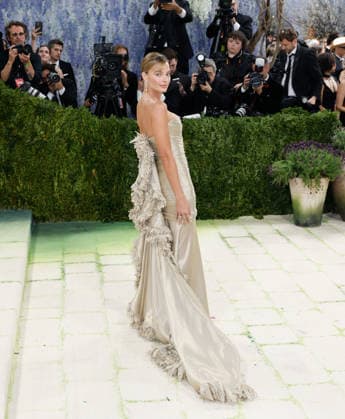 Margot Robbie arrives on the red carpet for the 2026 Met Gala celebrating Costume Art at The Metropolitan Museum of Art on Monday, May 4, 2026 in New York City.  NYP2026050455 JOHNxANGELILLO