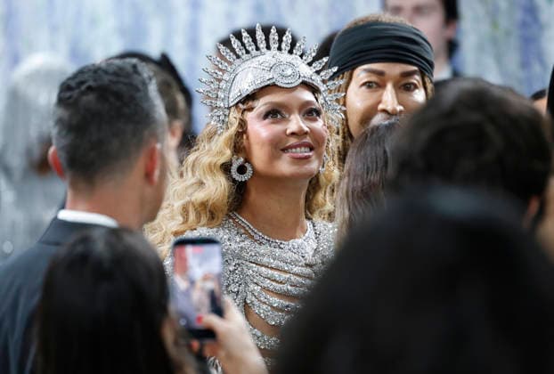 Beyoncé arrives on the red carpet for the 2026 Met Gala celebrating Costume Art at The Metropolitan Museum of Art on Monday, May 4, 2026 in New York City.  NYP202605045035 JOHNxANGELILLO