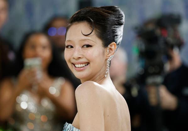 JENNIE arrives on the red carpet for the 2026 Met Gala celebrating Costume Art at The Metropolitan Museum of Art on Monday, May 4, 2026 in New York City.  NYP202605045026A JOHNxANGELILLO