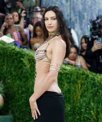 Irina Shayk arrives on the red carpet for the 2026 Met Gala celebrating Costume Art at The Metropolitan Museum of Art on Monday, May 4, 2026 in New York City.  NYP202605045043 JOHNxANGELILLO