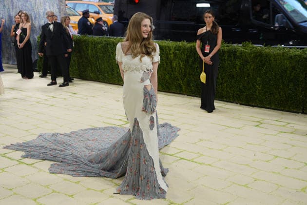 American model and actress Hunter Schafer poses on the white carpet at the Met Gala in New York, United States, 04 May 2026. The White Carpet at the 2026 Met Gala !ACHTUNG: NUR REDAKTIONELLE NUTZUNG!  Copyright: xOctavioxGuzmánx AME9417 20260505-55020181642_1