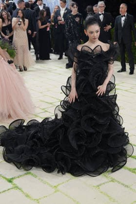 Chinese singer Ningning poses on the white carpet at the Met Gala in New York, United States, 04 May 2026. The White Carpet at the 2026 Met Gala !ACHTUNG: NUR REDAKTIONELLE NUTZUNG!  Copyright: xOctavioxGuzmánx AME9432 20260505-55020181769_1