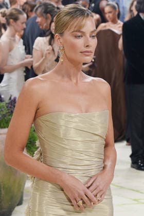 Australian actress Margot Robbie poses on the white carpet at the Met Gala in New York, United States, 04 May 2026. The White Carpet at the 2026 Met Gala !ACHTUNG: NUR REDAKTIONELLE NUTZUNG!  Copyright: xOctavioxGuzmánx AME9435 20260505-55020181910_1