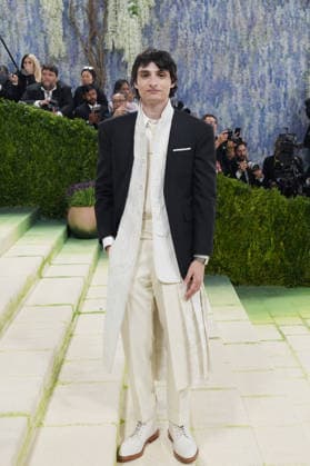 American actor Finn Wolfhard poses on the white carpet at the Met Gala in New York, United States, 04 May 2026. The White Carpet at the 2026 Met Gala !ACHTUNG: NUR REDAKTIONELLE NUTZUNG!  Copyright: xOctavioxGuzmánx AME9393 20260505-55020181918_1