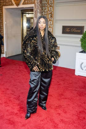The Pierre Hotel: 2026 Met Gala Departures, New York, USA - 04 May 2026 Renee Montgomery departs the Pierre Hotel for 2026 Met Gala on May 04, 2026 in New York City. New York United States Copyright: xRonxAdarx xSOPAxImagesx _radar_pierre_20260504_00759