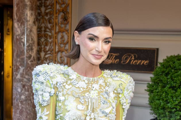 The Pierre Hotel: 2026 Met Gala Departures, New York, USA - 04 May 2026 Bronwyn Newport departs the Pierre Hotel for 2026 Met Gala on May 04, 2026 in New York City. New York United States Copyright: xRonxAdarx xSOPAxImagesx _radar_pierre_20260504_00861