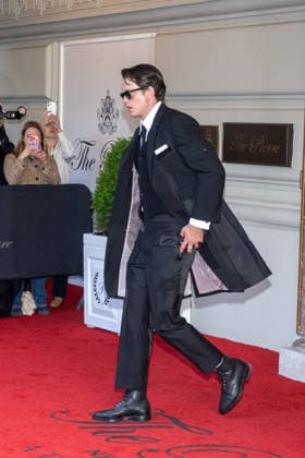 The Pierre Hotel: 2026 Met Gala Departures, New York, USA - 04 May 2026 Bill Skarsgard wearing Thom Brown departs the Pierre Hotel for 2026 Met Gala on May 04, 2026 in New York City. New York United States Copyright: xRonxAdarx xSOPAxImagesx _radar_pierre_20260504_00881