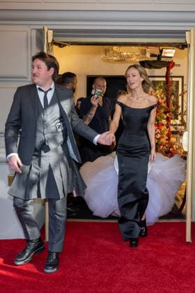 The Pierre Hotel: 2026 Met Gala Departures, New York, USA - 04 May 2026 Olivia Wilde wearing Thom Brown departs the Pierre Hotel for 2026 Met Gala on May 04, 2026 in New York City. New York United States Copyright: xRonxAdarx xSOPAxImagesx _radar_pierre_20260504_01290