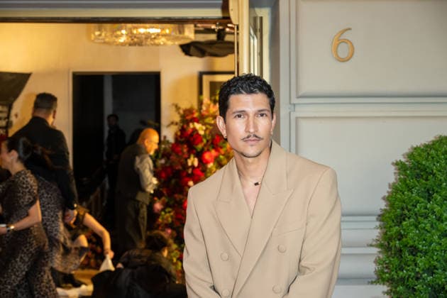 The Pierre Hotel: 2026 Met Gala Departures, New York, USA - 04 May 2026 Danny Rameriz wearing Michael Kors departs the Pierre Hotel for 2026 Met Gala on May 04, 2026 in New York City. New York United States Copyright: xRonxAdarx xSOPAxImagesx _radar_pierre_20260504_01600