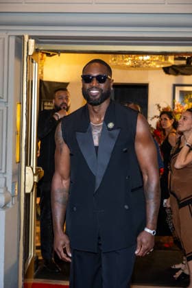 The Pierre Hotel: 2026 Met Gala Departures, New York, USA - 04 May 2026 Dwyane Wade wearing Michael Kors departs the Pierre Hotel for 2026 Met Gala on May 04, 2026 in New York City. New York United States Copyright: xRonxAdarx xSOPAxImagesx _radar_pierre_20260504_02014