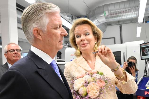 King Philippe And Queen Mathilde Visit The Province of Flemish Brabant VLAAMS-BRABANT, BELGIUM - MAY 05: King Philippe of Belgium and Queen Mathilde of Belgium pictured visiting VUB Photonics-campus en VUB STEAM Academie in Pajottegem during a trip to the province of Flemish Brabant on May 05, 2026 in Vlaams-Brabant, Belgium, 05 05 2026 Vlaams-Brabant Belgium  Copyright: xPhilipxReynaersx