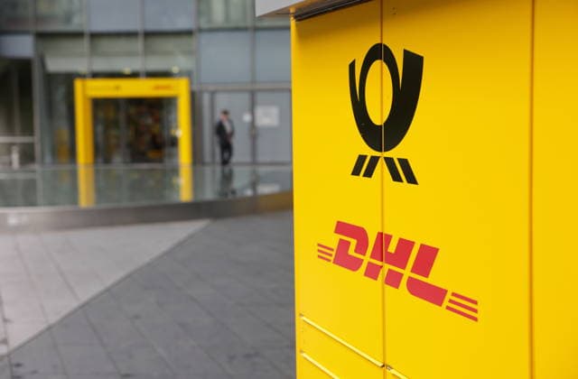 Deutsche Post DHL - Logo Firmenname Posttower Bonn , Außenansicht HINWEIS: Kein Model oder Property Release vorhanden! *** Deutsche Post DHL logo Company name Posttower Bonn , exterior view NOTE No model or property release available MR:N