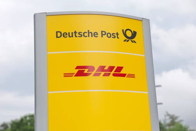 Deutsche Post DHL - Logo Firmenname Posttower Bonn , Außenansicht HINWEIS: Kein Model oder Property Release vorhanden! *** Deutsche Post DHL logo Company name Posttower Bonn , exterior view NOTE No model or property release available MR:N