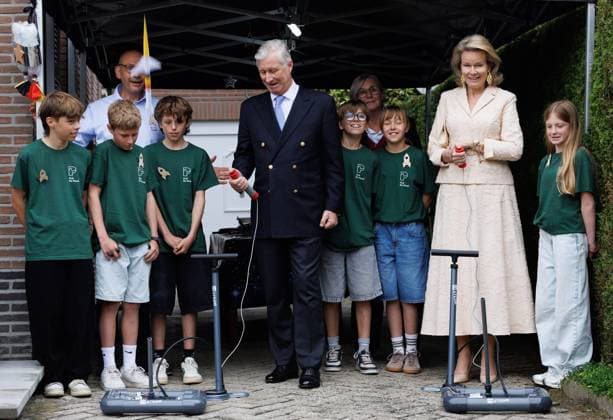 King Philippe - Filip of Belgium and Queen Mathilde of Belgium pictured during a royal visit to the VUB STEAM Academy, in Gooik, on Tuesday 05 May 2026. The King and Queen visit the province of Flemish Brabant, making several stops along the way.  BENOITxDOPPAGNE 172944577