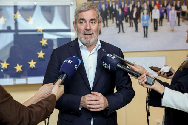 Canarias regional President Fernando Clavijo talks to the press before meeting European Transport Commissioner, Apostolos Tzitzikostas (unseen), in Brussels, Belgium, 05 May 2026. According to Clavijo, the MV Hondius cruise ship affected by the hantavirus outbreak should be assisted in Cape Verde before returning to The Netherlands with no need of stopping in the Canary Islands . Canarias regional President meets European Transport Commissioner !ACHTUNG: NUR REDAKTIONELLE NUTZUNG!  Copyright: xPabloxGarrigósx GRAF7686 20260505-55020185954_1