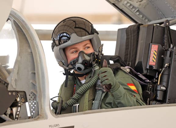 05-05-2026 Leonor, Princess of Asturias flies in an F-5 jet aircraft with a 23rd Wing instructor at the 23rd Wing Fighter and Attack Military School at the Talavera la Real Air Base, 22 April 2026, in Badajoz, Spain. Â  Copyright: xPPEx