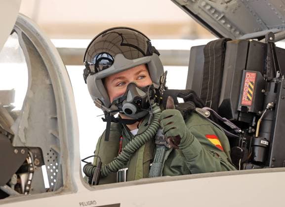 Her Royal Highness Princess Leonor, Princess of Asturias, makes her first training flight in the F5 fighter jet at Wing 23 of Talavera la Real (Badajoz) at Los Llanos Air Base, Albacete, Spain, May 5, 2026 Su Alteza Real la Princesa Leonor, Princesa de Asturias, realiza su primer vuelo de instrucción en el avión de combate F5 en el Ala 23 de Talavera la Real (Badajoz) en la Base Aérea de Los Llanos, Albacete, Espana 05 de Mayo de 2026 Casa Real Cordon Press Mandatory credit: Casa de S.M. el Rey Cordon Press