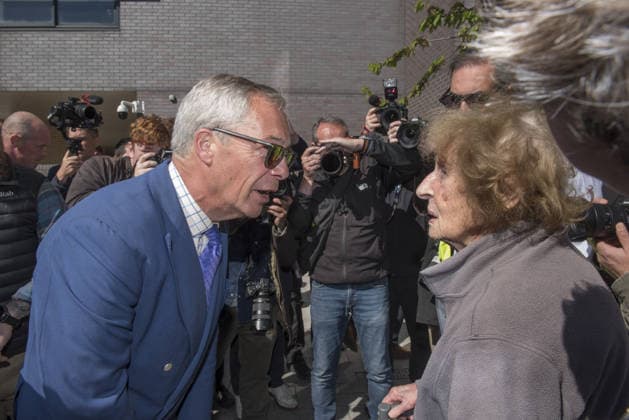 Golders Green stabbing Nigel Farage 30 04 2026 London.Golders Green Nigel Farage s visit to the scene of yesterdays terror stabbing.  Copyright: xAndrewxStyczynskix NINTCHDBPICT001077254205